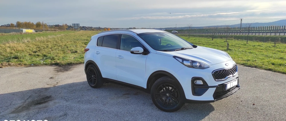 Kia Sportage cena 78000 przebieg: 168000, rok produkcji 2019 z Kielce małe 121